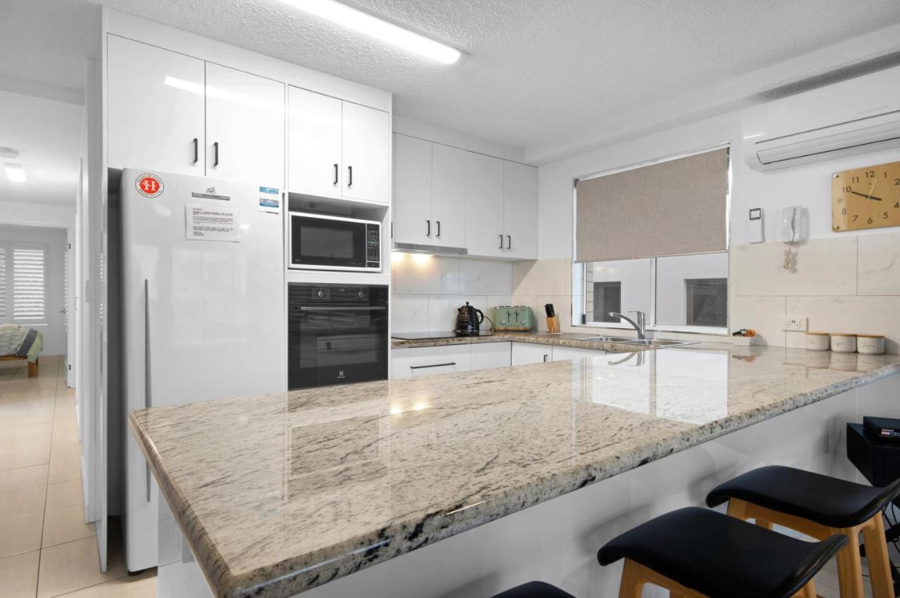 Capeview Apartments - Right On Kings Beach Caloundra Kültér fotó